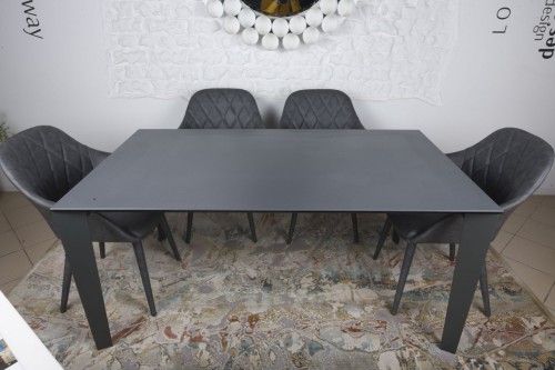 Стол Liverpool Nicolas керамика мокрый асфальт