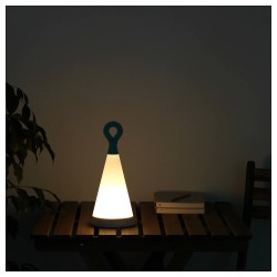 Фото1.Світлодіодний світильник сонячнні батареї, трикутник, синій білий SOLVINDEN IKEA 503.841.14